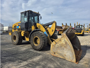 Колёсный погрузчик CATERPILLAR 926M