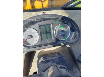 Мини-погрузчик с бортовым поворотом MECALAC AX1000: фото 5 Мини-погрузчик с бортовым поворотом MECALAC AX1000: фото 5