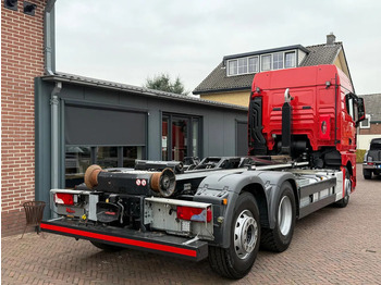 Грузовик-контейнеровоз/ Сменный кузов MAN TGX