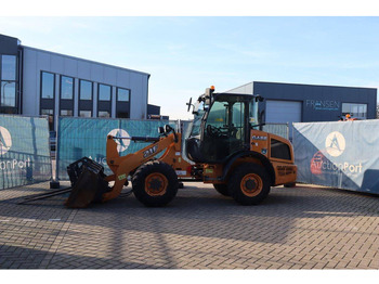 : фото в шапке страницы