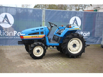 : фото в шапке страницы