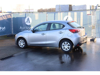 Седан Mazda 2: фото 4