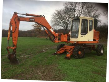 Колёсный экскаватор Schaeff HML 30: фото 1