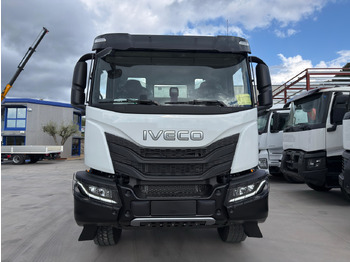Грузовик-шасси IVECO AD380T46 6x4 E6 (Chassis): фото 3
