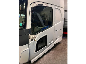 Дверь и запчасти VOLVO FH