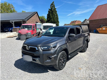 Пикап TOYOTA Hilux
