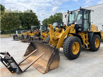 Колёсный погрузчик CATERPILLAR 910