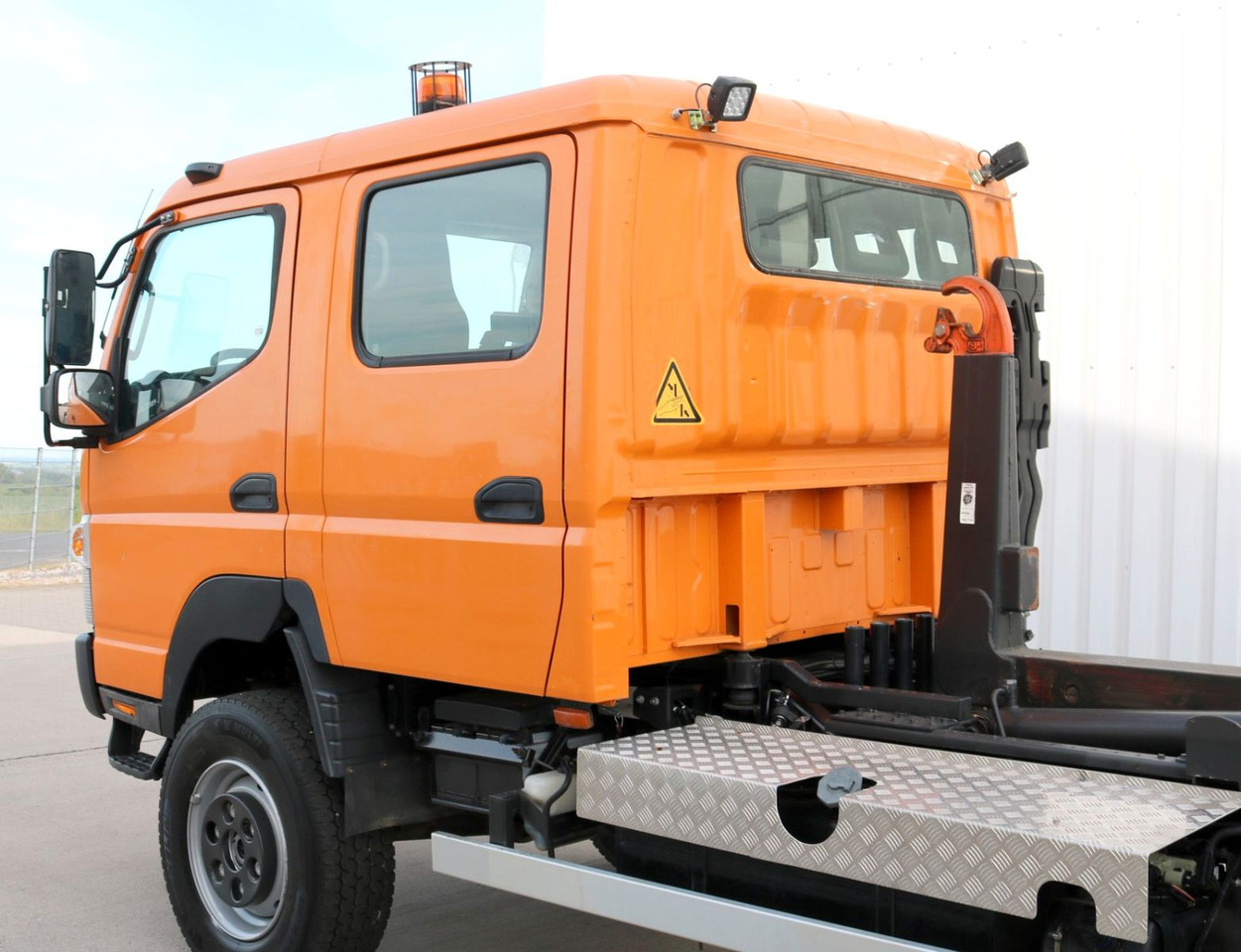 Mitsubishi CANTER 6C180 DOKA 4x4 KLIMA WINDE Standhz. 37tkm - Грузовик-шасси: фото 5 Mitsubishi CANTER 6C180 DOKA 4x4 KLIMA WINDE Standhz. 37tkm - Грузовик-шасси: фото 5
