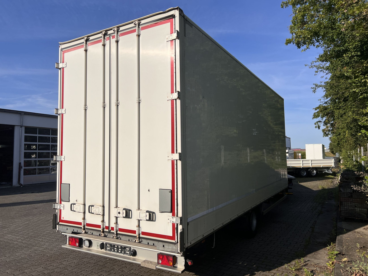 Ackermann Z-KA-F10.5/7,5 1 Achs Planenanhänger 10,5 t GG - Тентованный прицеп: фото 3 Ackermann Z-KA-F10.5/7,5 1 Achs Planenanhänger 10,5 t GG - Тентованный прицеп: фото 3