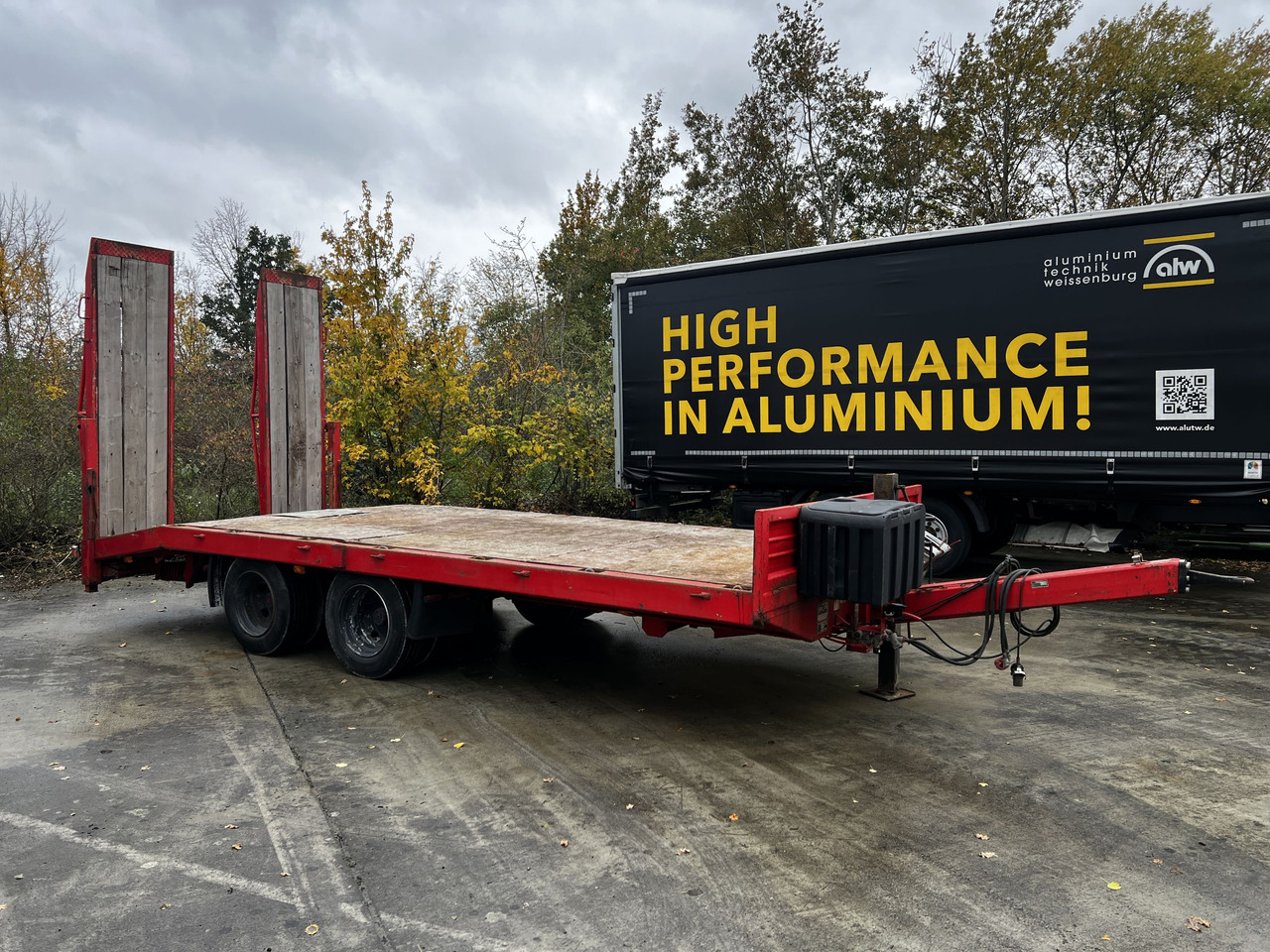 Blomenroehr 682/13800 13,8 t Tandemtieflader - Низкорамный прицеп: фото 1 Blomenroehr 682/13800 13,8 t Tandemtieflader - Низкорамный прицеп: фото 1