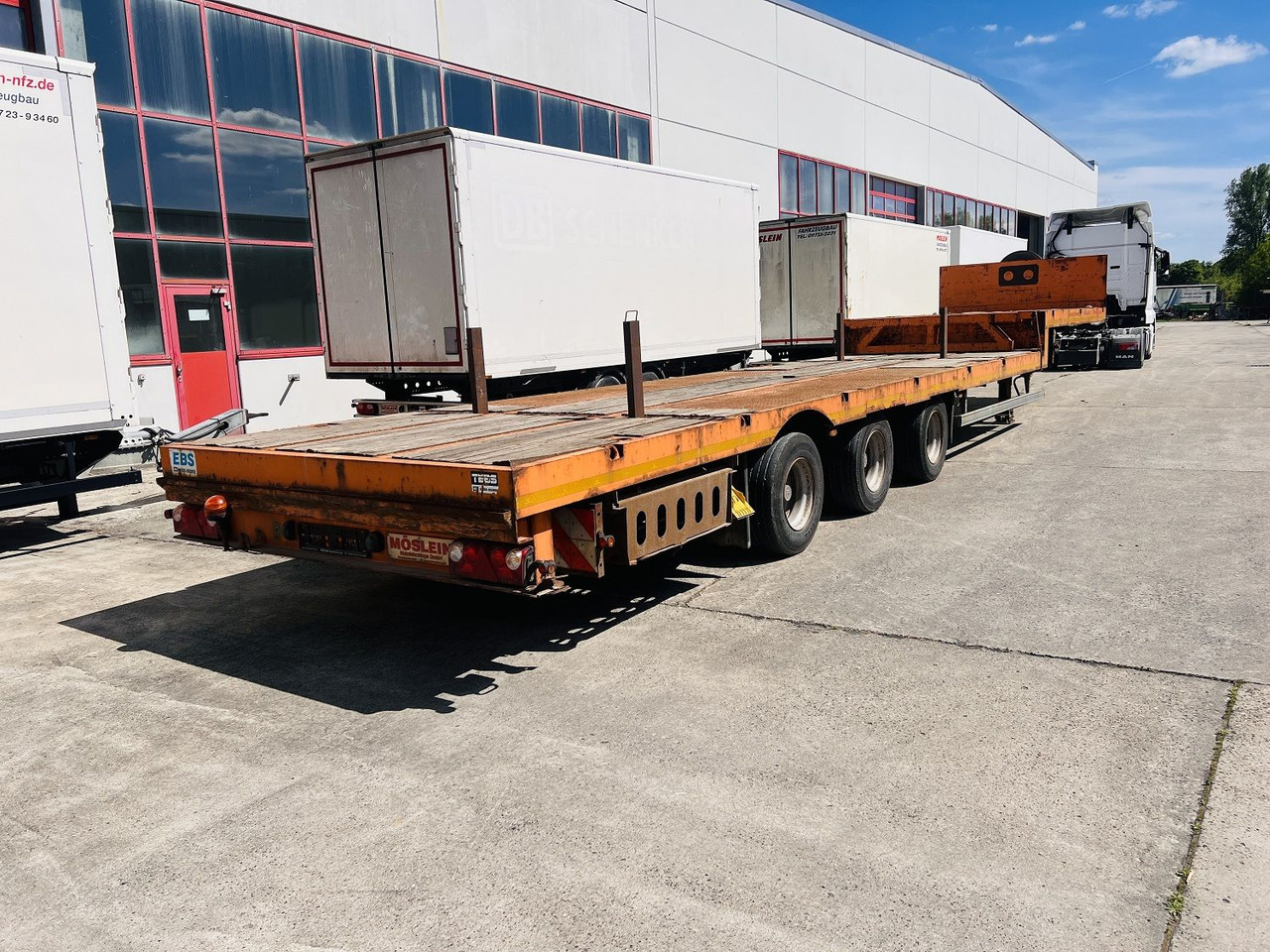 Möslein STO 3 Schwebheim 3 Achs Satteltieflader Plato 45 t GGfür Fertigteile, Baumaschinen oder Container - Низкорамный полуприцеп: фото 5 Möslein STO 3 Schwebheim 3 Achs Satteltieflader Plato 45 t GGfür Fertigteile, Baumaschinen oder Container - Низкорамный полуприцеп: фото 5