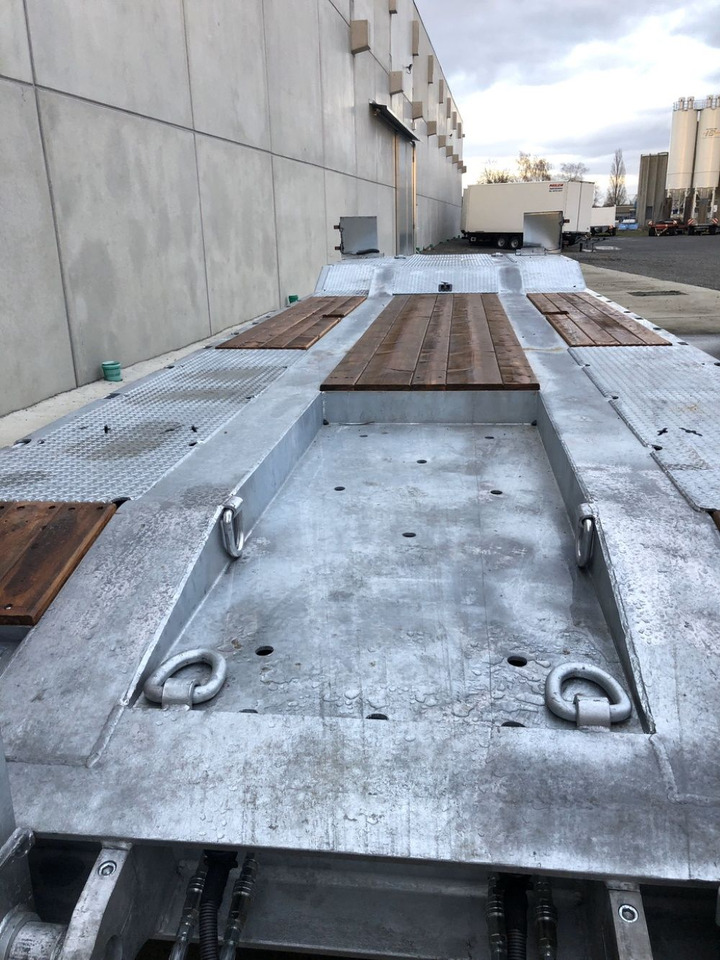 Möslein T 4 VB H1 neuer 4 Achs Tieflader hydraulischen Rampen - Низкорамный прицеп: фото 2 Möslein T 4 VB H1 neuer 4 Achs Tieflader hydraulischen Rampen - Низкорамный прицеп: фото 2