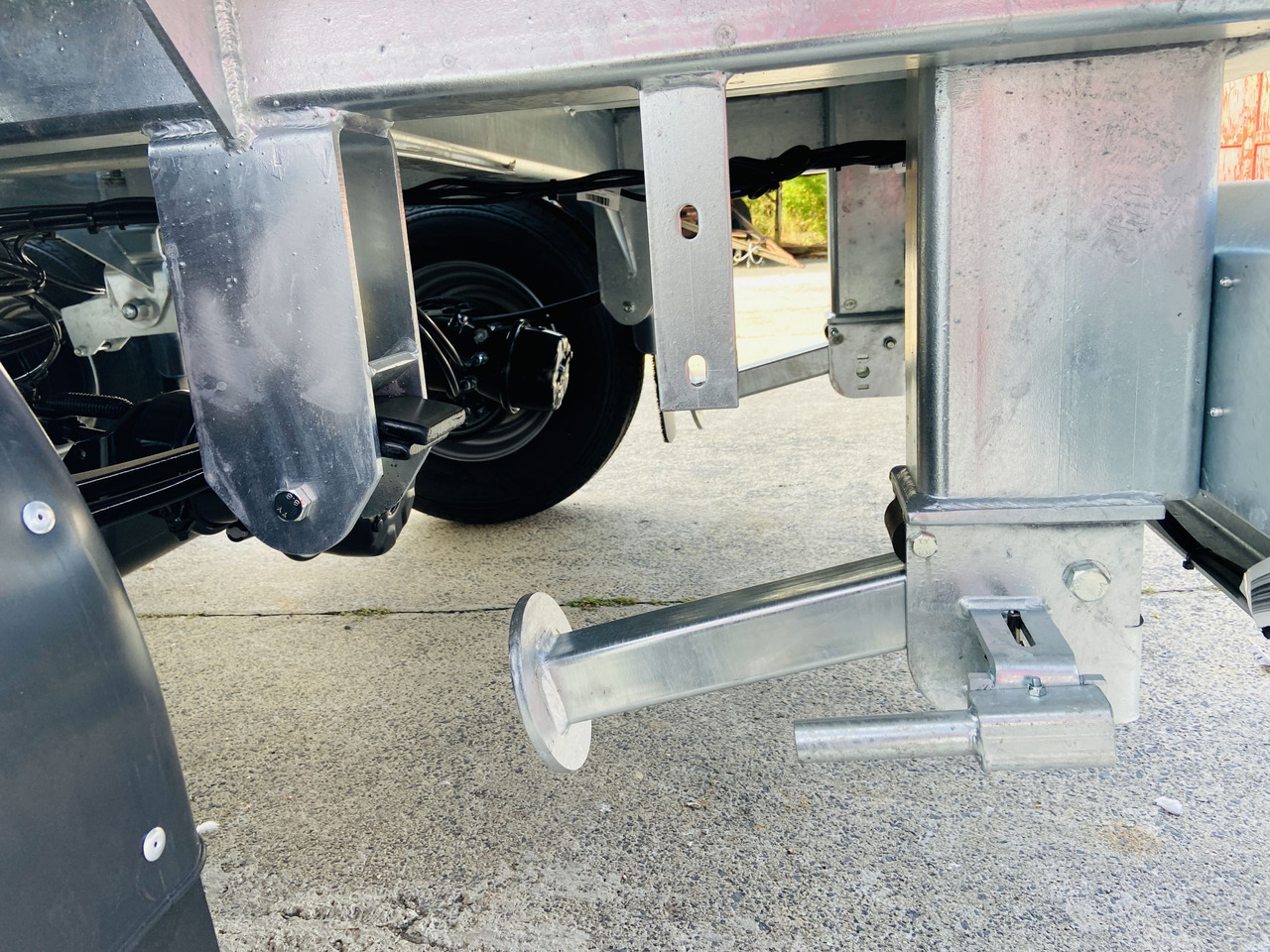 Новый Прицеп бортовой/ Платформа Möslein TMH 2 14 t Tandem- Absetzmuldenanhänger,geschlossenen BodenNeufahrzeug: фото 7 Новый Прицеп бортовой/ Платформа Möslein TMH 2 14 t Tandem- Absetzmuldenanhänger,geschlossenen BodenNeufahrzeug: фото 7