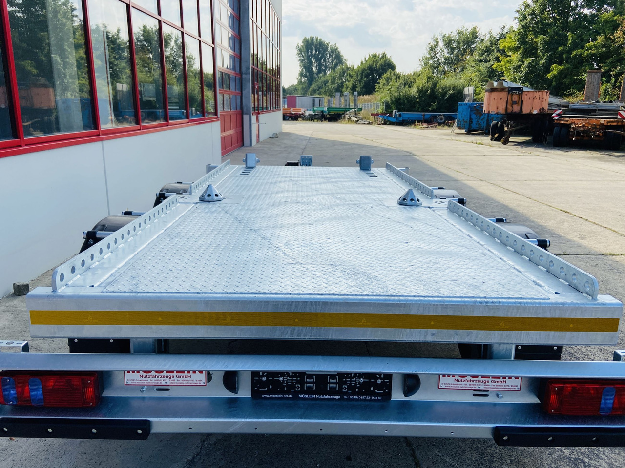 Новый Прицеп бортовой/ Платформа Möslein TMH 2 14 t Tandem- Absetzmuldenanhänger,geschlossenen BodenNeufahrzeug: фото 10 Новый Прицеп бортовой/ Платформа Möslein TMH 2 14 t Tandem- Absetzmuldenanhänger,geschlossenen BodenNeufahrzeug: фото 10