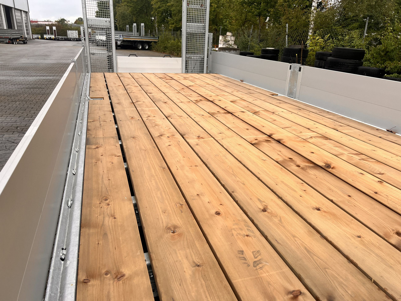 Möslein TT 14 14,4 t TandemtiefladerNeufahrzeug - Низкорамный прицеп: фото 4 Möslein TT 14 14,4 t TandemtiefladerNeufahrzeug - Низкорамный прицеп: фото 4