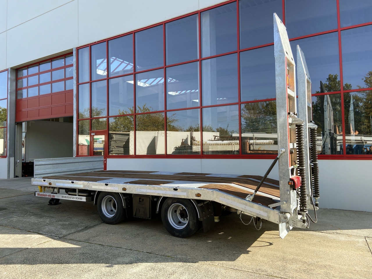 Новый Низкорамный прицеп для транспортировки тяжёлой техники Möslein TT 21-6,5  21 t Tandemtieflader, Luftgefedert, NEU: фото 7