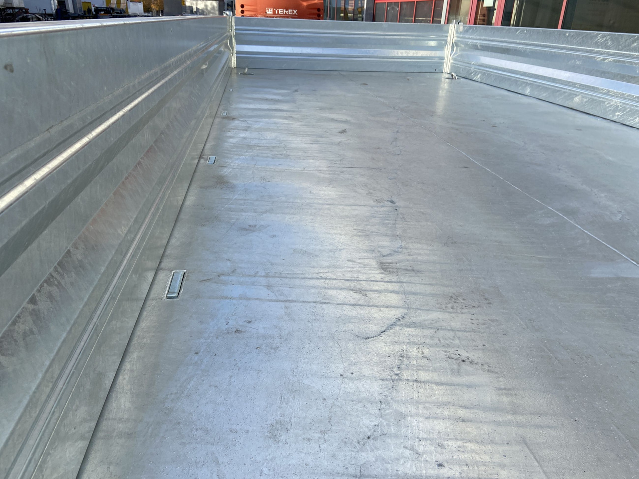 Möslein TTD 11 Breite Reifen Kipper Tieflader, Breite Reifen-- Neufahrzeug -- - Самосвальный прицеп: фото 2 Möslein TTD 11 Breite Reifen Kipper Tieflader, Breite Reifen-- Neufahrzeug -- - Самосвальный прицеп: фото 2