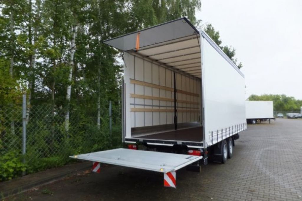 Тентованный прицеп Möslein  neuer Planenanhänger, Ladebordwand + Durchladba: фото 10