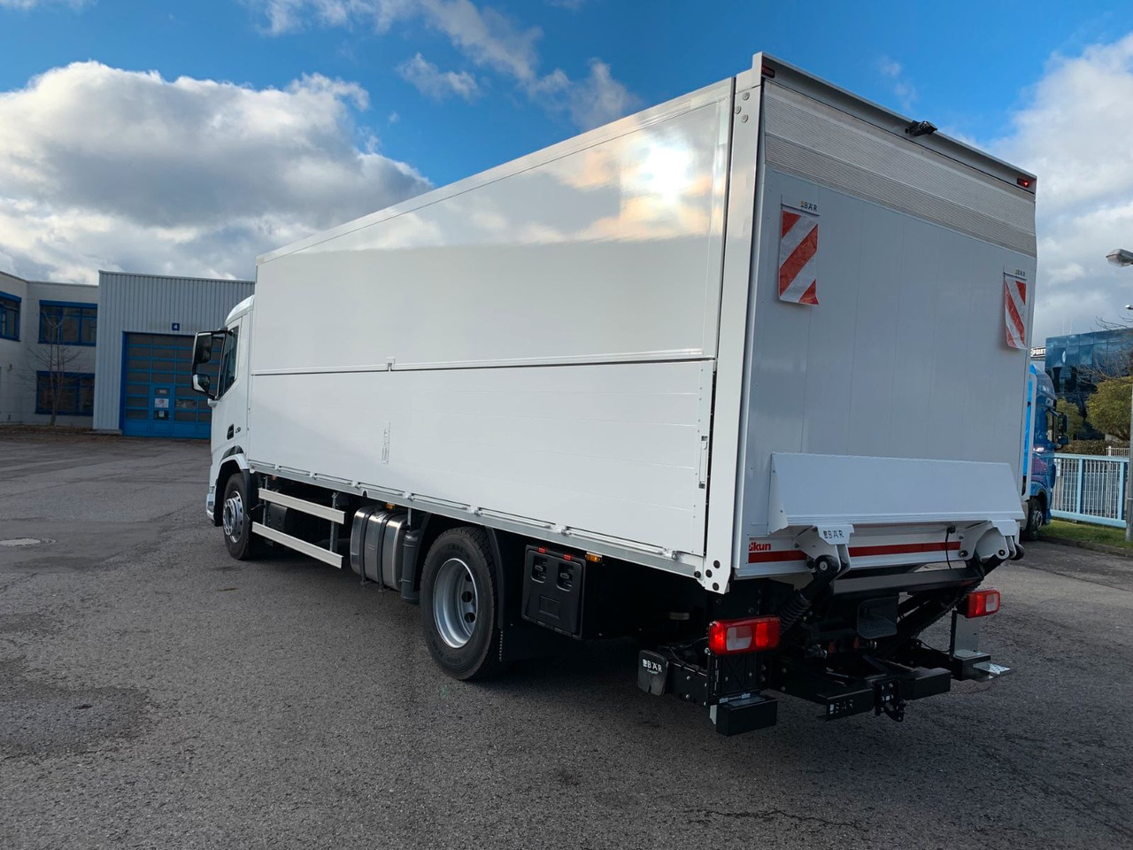 DAF FA XD 370 zikun Swing-Board-Aufbau в лизинг DAF FA XD 370 zikun Swing-Board-Aufbau: фото 6 DAF FA XD 370 zikun Swing-Board-Aufbau в лизинг DAF FA XD 370 zikun Swing-Board-Aufbau: фото 6