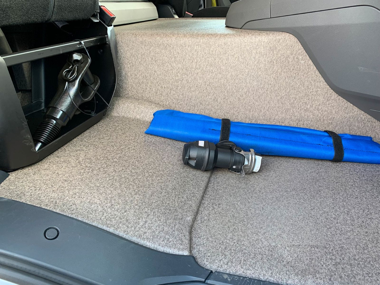 DAF FA XD 370 zikun Swing-Board-Aufbau в лизинг DAF FA XD 370 zikun Swing-Board-Aufbau: фото 31 DAF FA XD 370 zikun Swing-Board-Aufbau в лизинг DAF FA XD 370 zikun Swing-Board-Aufbau: фото 31