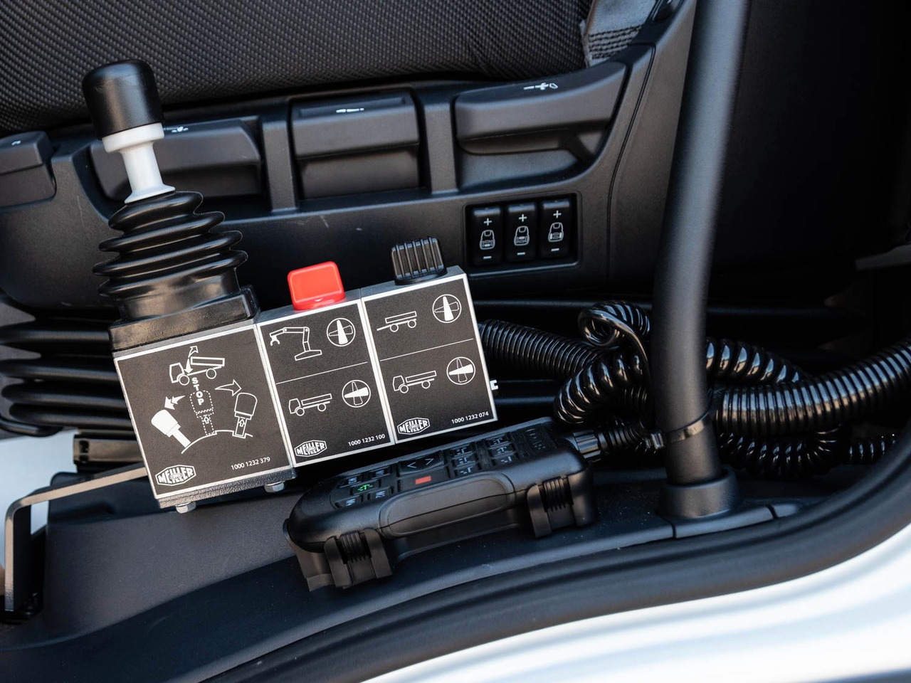 Новый Автоманипулятор, Самосвал DAF FA XDC 370 Krankipper DAF XDC 370 FA Meiller Krankipper HMF: фото 24