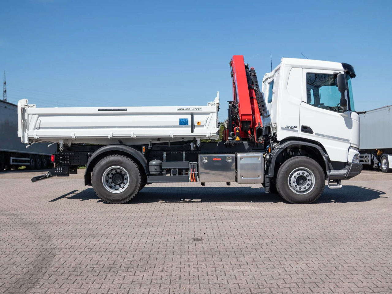 Новый Автоманипулятор, Самосвал DAF FA XDC 370 Krankipper DAF XDC 370 FA Meiller Krankipper HMF: фото 8