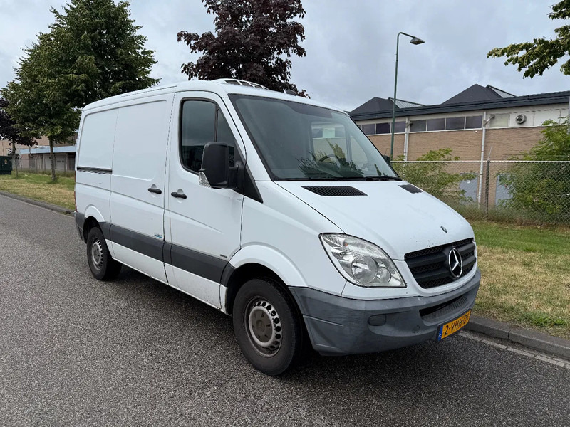 Mercedes-Benz Sprinter 313 2010 kuhlung diepfreez - Фургон-рефрижератор: фото 1 Mercedes-Benz Sprinter 313 2010 kuhlung diepfreez - Фургон-рефрижератор: фото 1