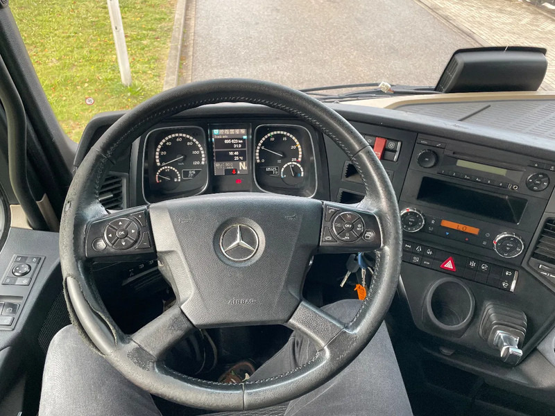 Фото интерьера 3: Тягач Mercedes-Benz Actros 1943 full adr 2017 only 695.000 km