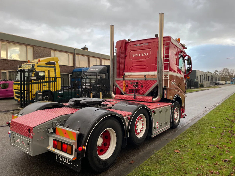 Volvo FH 500 SHOWTRUCK EURO 6 - Тягач: фото 4 Volvo FH 500 SHOWTRUCK EURO 6 - Тягач: фото 4