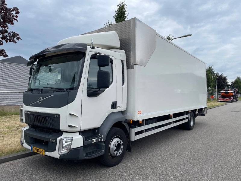 Volvo FL 210 euro 6 2015 - Грузовик с закрытым кузовом: фото 1 Volvo FL 210 euro 6 2015 - Грузовик с закрытым кузовом: фото 1