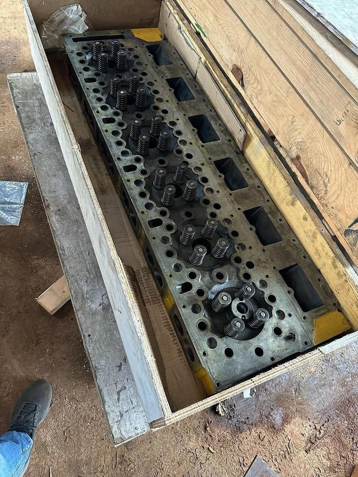 CAT 7N9532 7N-9532 cylinder head  - Двигатель для Строительной техники: фото 1 CAT 7N9532 7N-9532 cylinder head  - Двигатель для Строительной техники: фото 1