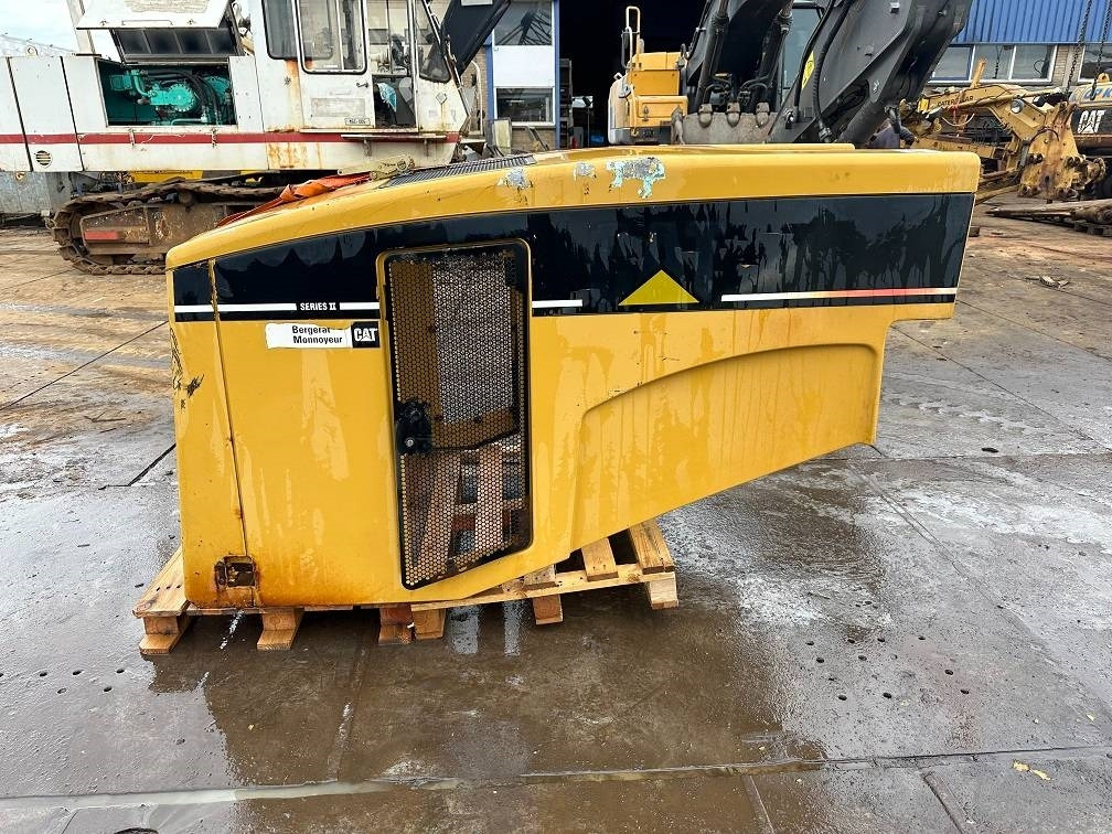 CAT 950 G II engine cover  - Кабина для Строительной техники: фото 1 CAT 950 G II engine cover  - Кабина для Строительной техники: фото 1