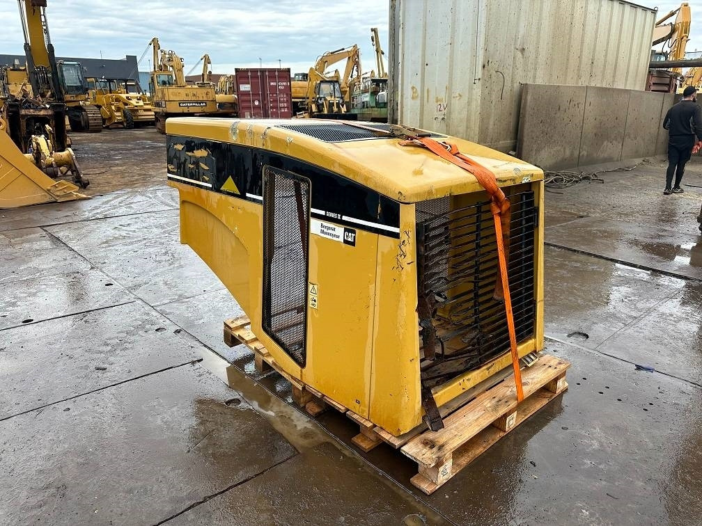 CAT 950 G II engine cover  - Кабина для Строительной техники: фото 5 CAT 950 G II engine cover  - Кабина для Строительной техники: фото 5