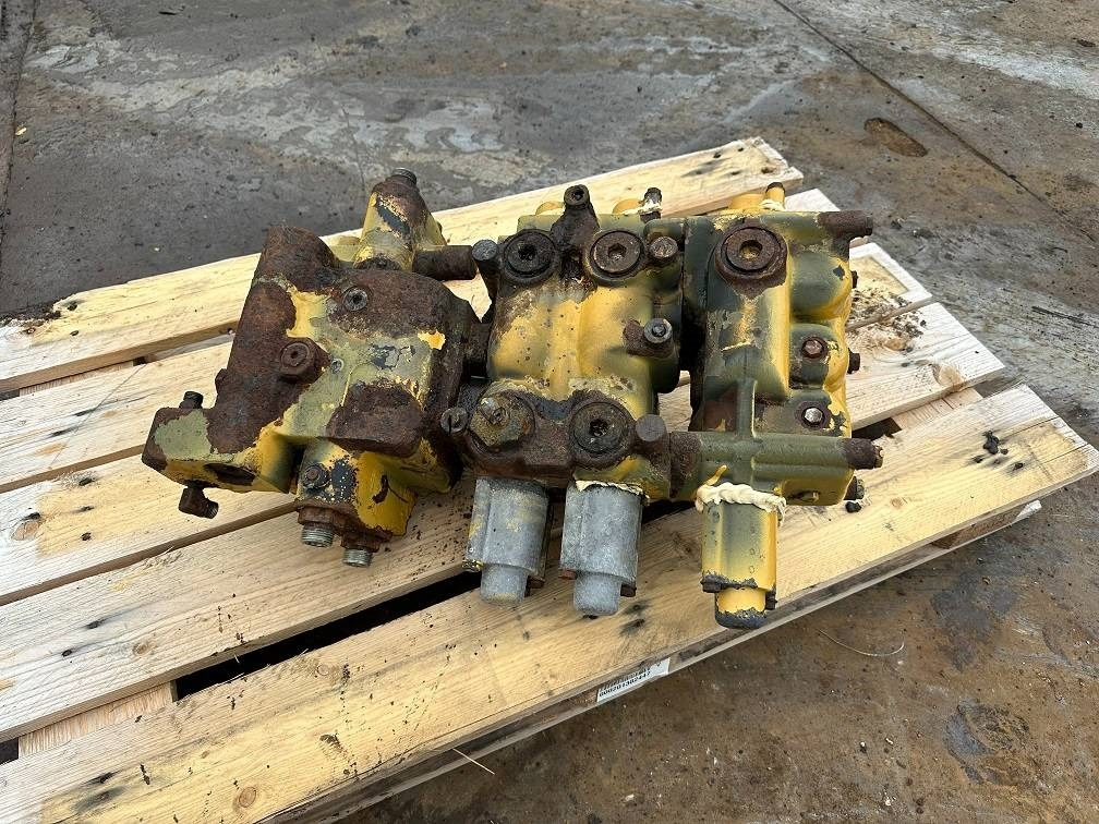 CAT 950 G II valve  - Гидравлика для Строительной техники: фото 1 CAT 950 G II valve  - Гидравлика для Строительной техники: фото 1