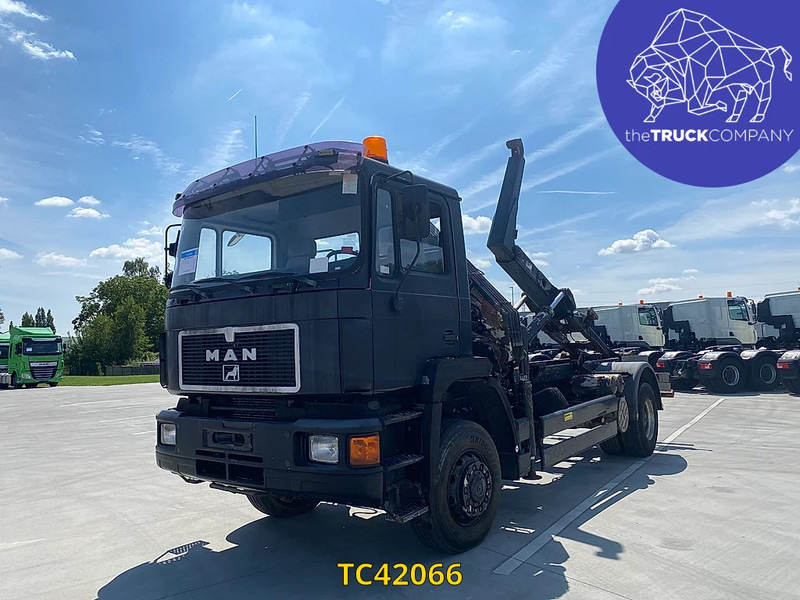 MAN F 2000 19.272 - Грузовик-контейнеровоз/ Сменный кузов: фото 1 MAN F 2000 19.272 - Грузовик-контейнеровоз/ Сменный кузов: фото 1