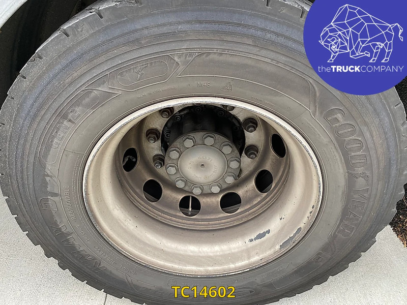 Грузовик с закрытым кузовом Mercedes-Benz Antos 1827: фото 18