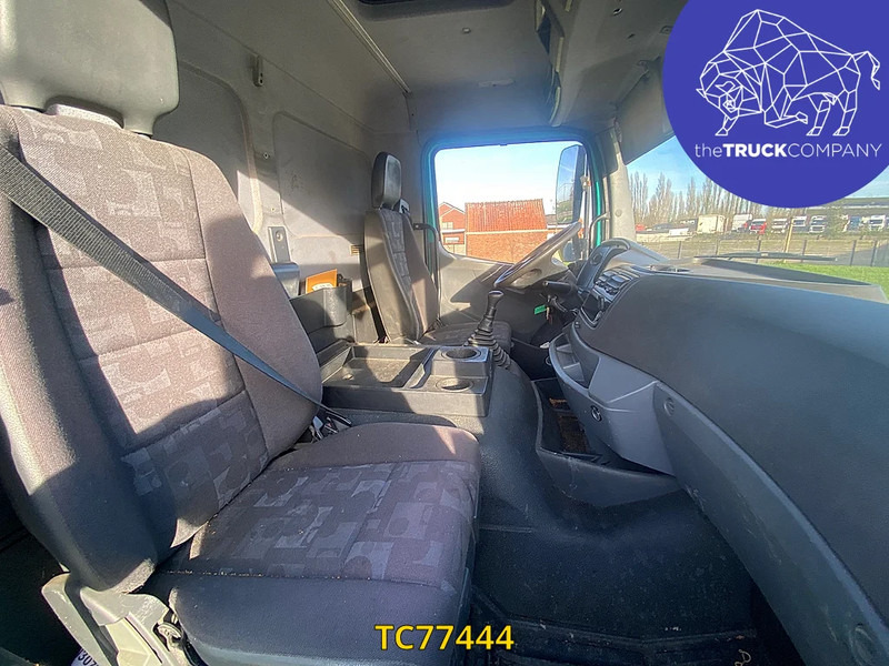 Тентованный грузовик Mercedes-Benz Axor 1828: фото 10