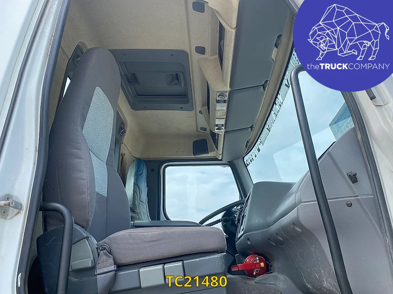 Renault Kerax 370 - Грузовик-контейнеровоз/ Сменный кузов: фото 4 Renault Kerax 370 - Грузовик-контейнеровоз/ Сменный кузов: фото 4