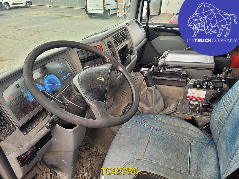 Renault Kerax 370 - Грузовик-контейнеровоз/ Сменный кузов: фото 2 Renault Kerax 370 - Грузовик-контейнеровоз/ Сменный кузов: фото 2