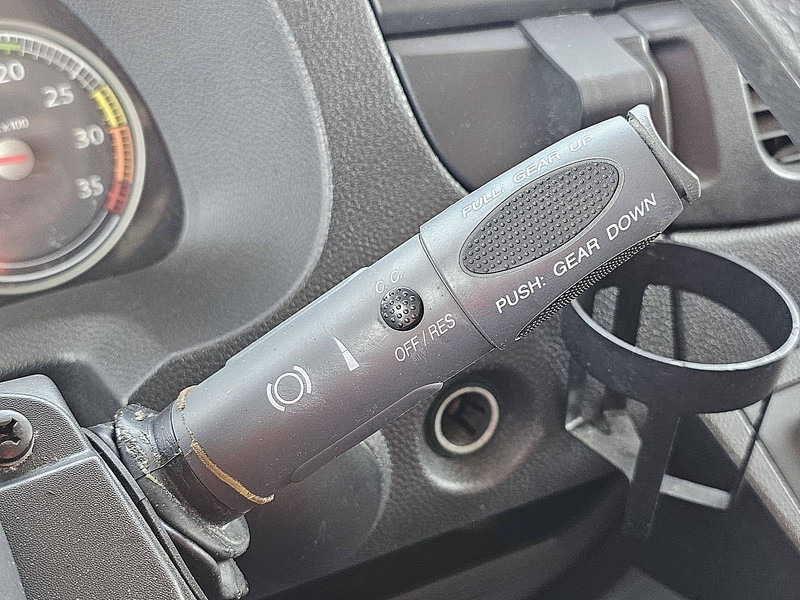 Грузовик с закрытым кузовом Iveco 150E25 EUROCARGO EEV AIRCO LIFT: фото 10