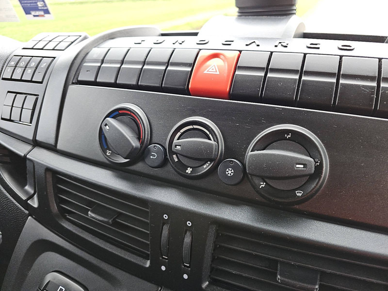 Грузовик с закрытым кузовом Iveco 160E28 EUROCARGO: фото 9