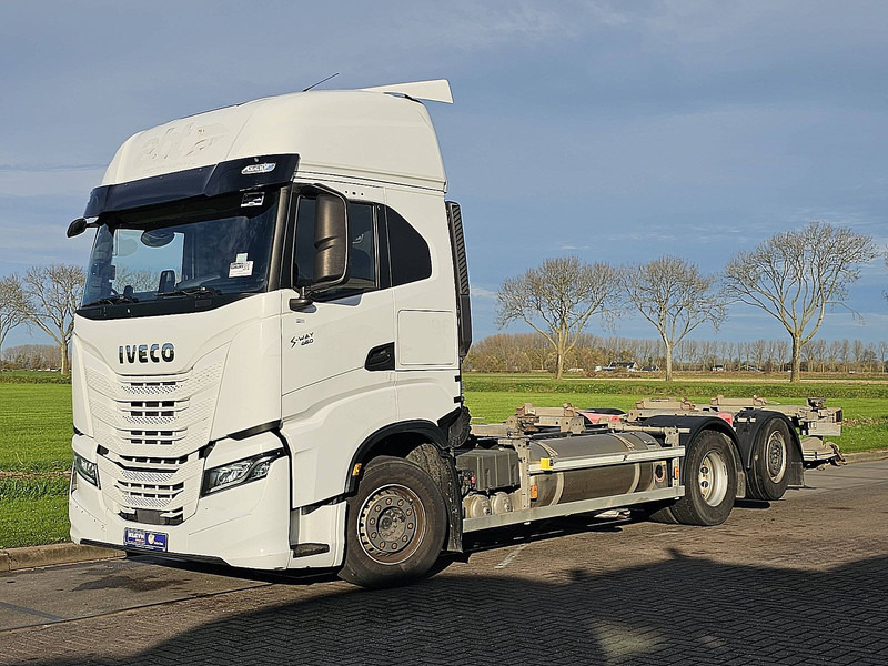 Iveco S-WAY AS260S46 6x2*4 LNG GAS - Грузовик-контейнеровоз/ Сменный кузов: фото 2 Iveco S-WAY AS260S46 6x2*4 LNG GAS - Грузовик-контейнеровоз/ Сменный кузов: фото 2