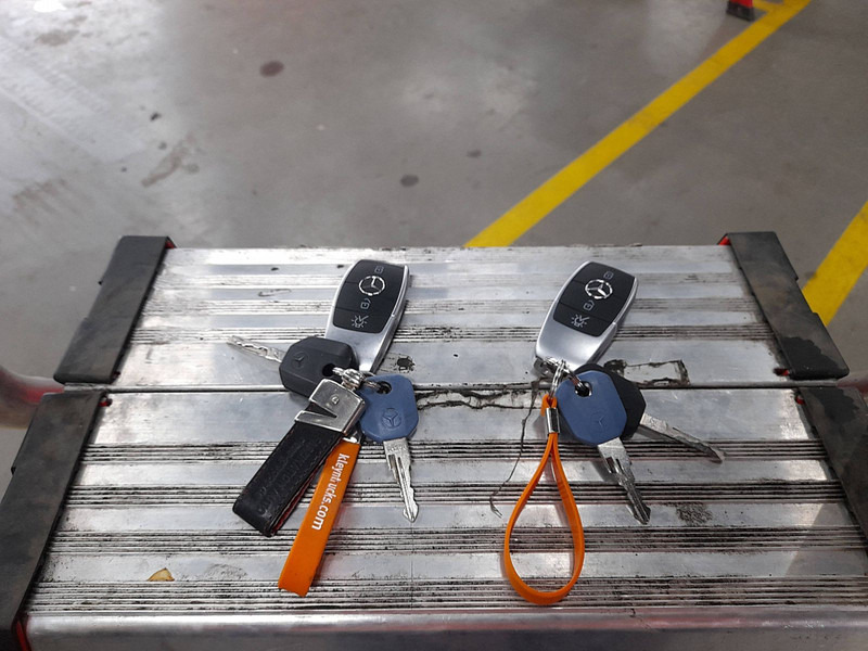 Тентованный грузовик Mercedes-Benz ACTROS 1836 STR. SP. TAILLIFT: фото 19