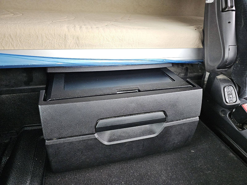 Тентованный грузовик Mercedes-Benz ACTROS 1836 STR. SP. TAILLIFT: фото 10