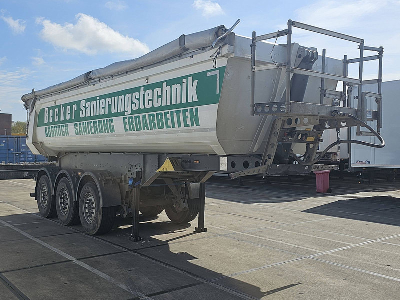 Schmitz Cargobull SKI 24 STEEL LIFT AXLE - Самосвальный полуприцеп: фото 3 Schmitz Cargobull SKI 24 STEEL LIFT AXLE - Самосвальный полуприцеп: фото 3