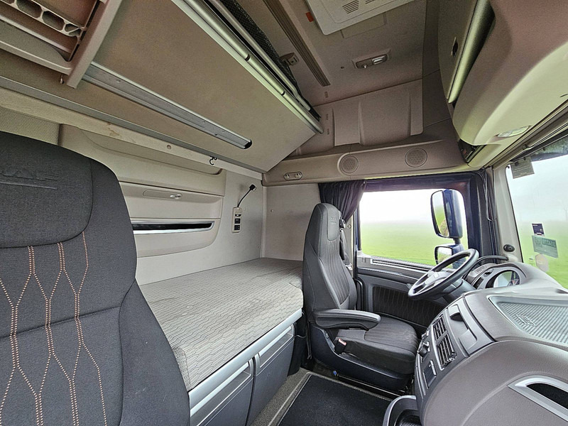 Фото интерьера 3: Тягач DAF XF 530 SSC INTARDER SKIRTS