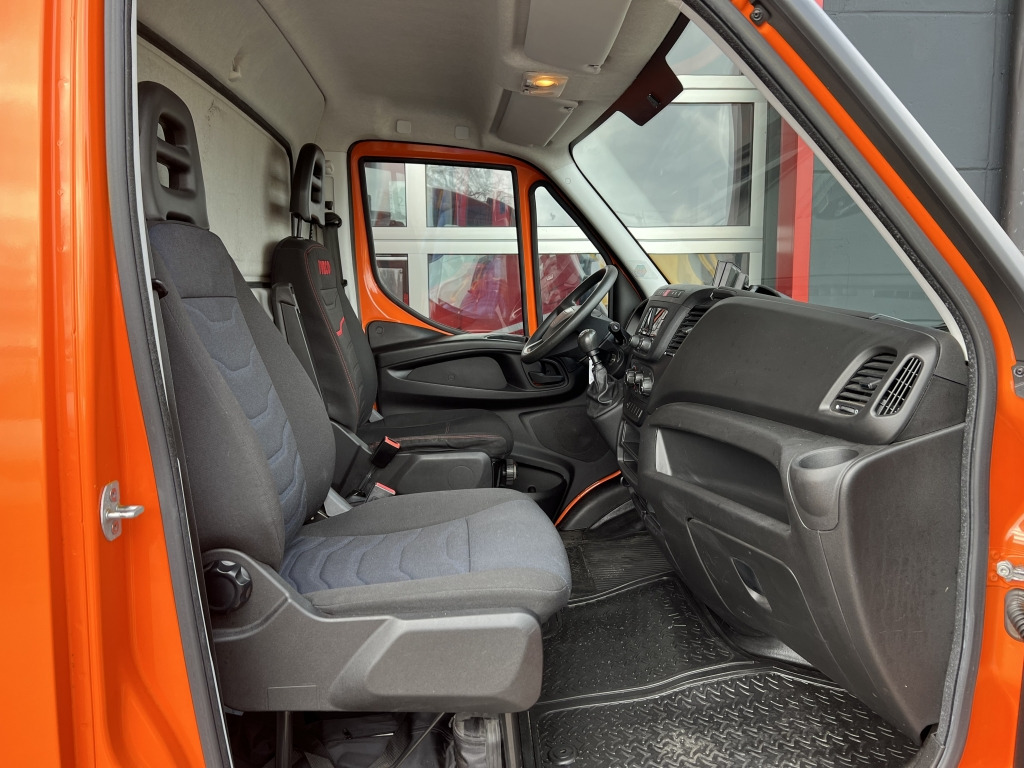 Iveco Daily 35S14 Klima Orig.127'km Küche Doppelbett - Дом на колесах: фото 5 Iveco Daily 35S14 Klima Orig.127'km Küche Doppelbett - Дом на колесах: фото 5