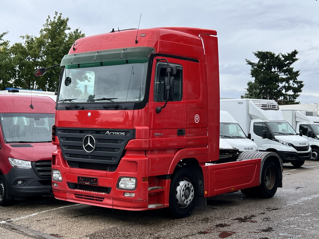 Mercedes-Benz Actros 1841 MP2 Klima Retarder Kühlbox EPS+Pedal - Тягач: фото 1 Mercedes-Benz Actros 1841 MP2 Klima Retarder Kühlbox EPS+Pedal - Тягач: фото 1