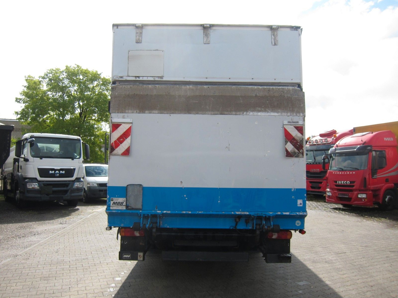 Volvo FL 240 12T Koffer KBW Manual - Грузовик с закрытым кузовом: фото 4 Volvo FL 240 12T Koffer KBW Manual - Грузовик с закрытым кузовом: фото 4