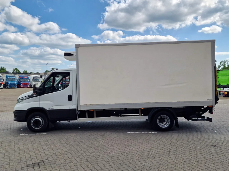 Iveco Daily 70 C21 Automatic / Frigo carrie Pulsor 400/ loadingboard - Рефрижератор: фото 4 Iveco Daily 70 C21 Automatic / Frigo carrie Pulsor 400/ loadingboard - Рефрижератор: фото 4
